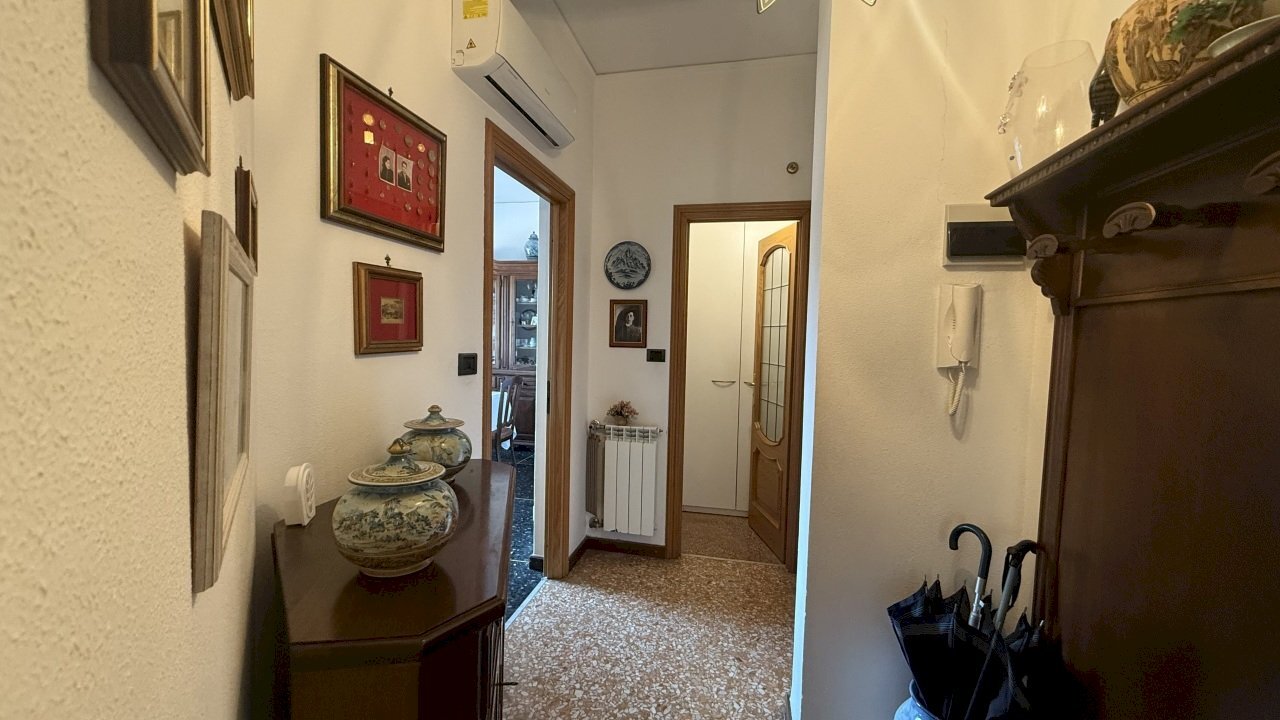 Corridoio - Trilocale Via alla Contrada 18, Albisola Superiore - foto 3