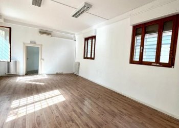 WhatsApp Image 2023-08-02 at 15.24.57 (2).jpeg - Ufficio Via Maragliano, Firenze - foto 6