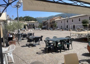 Locale Commerciale Piazza Pontano, Cerreto di Spoleto - foto 3