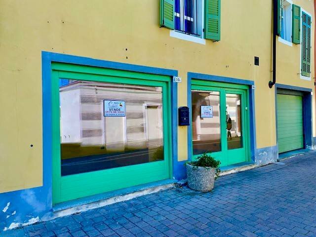 Negozio via Giuseppe Garibaldi, 50, Manta - foto 1