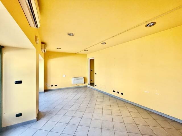 Negozio via Giuseppe Garibaldi, 50, Manta - foto 3