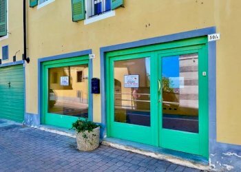 Negozio via Giuseppe Garibaldi, 50, Manta - foto 2