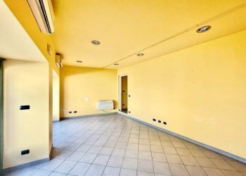 Negozio via Giuseppe Garibaldi, 50, Manta - foto 3