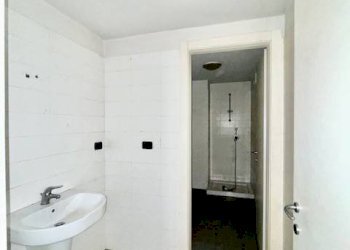 Negozio via Giuseppe Garibaldi, 50, Manta - foto 5