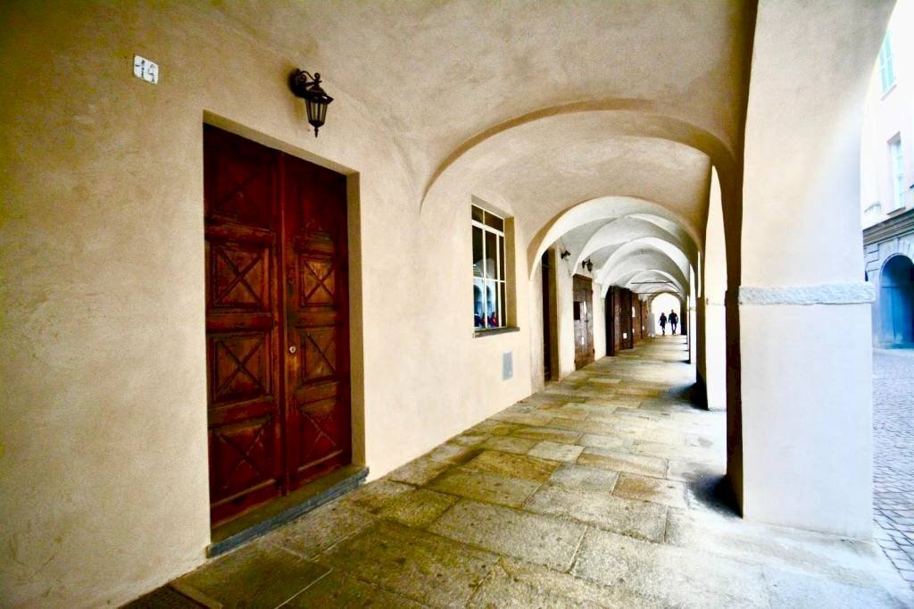 Negozio via Alessandro Volta, 16, Saluzzo - foto 3