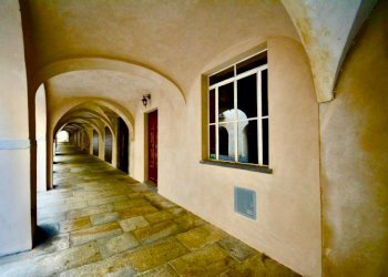 Shop via Alessandro Volta, 16, Saluzzo - photo 4