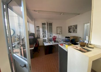 FC434_Capannone con ufficio e piazzale esterno in - Capannone Vezzano Ligure - foto 1