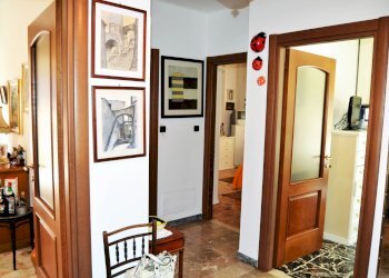 Two-room apartment Vallecrosia - photo 2