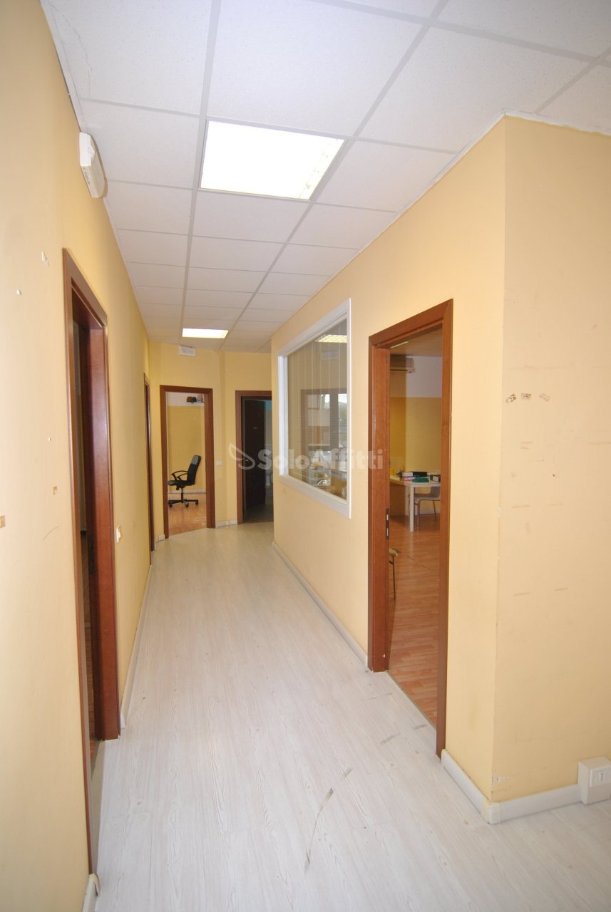 CORRIDOIO DI INGRESSO - Office Via dell' Artigianato 65, Livorno - photo 3