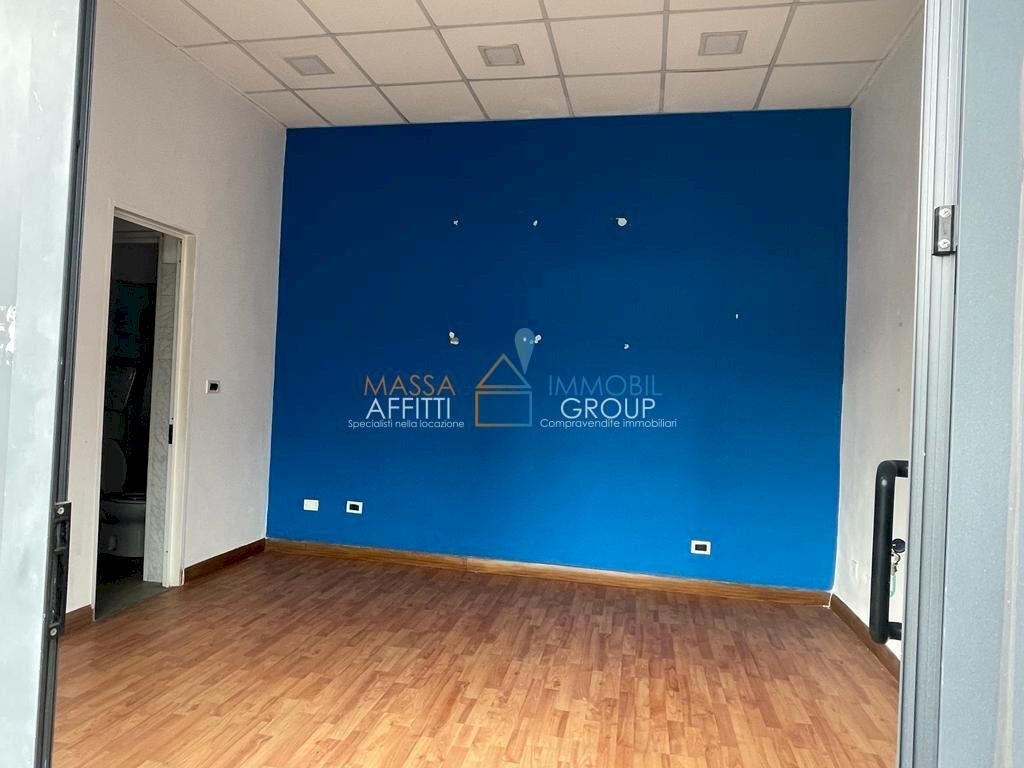 WhatsApp Image 2023-08-30 at 18.20.04 (1).jpeg - Commercial Premises Via San Leonardo 376, Massa - photo 1
