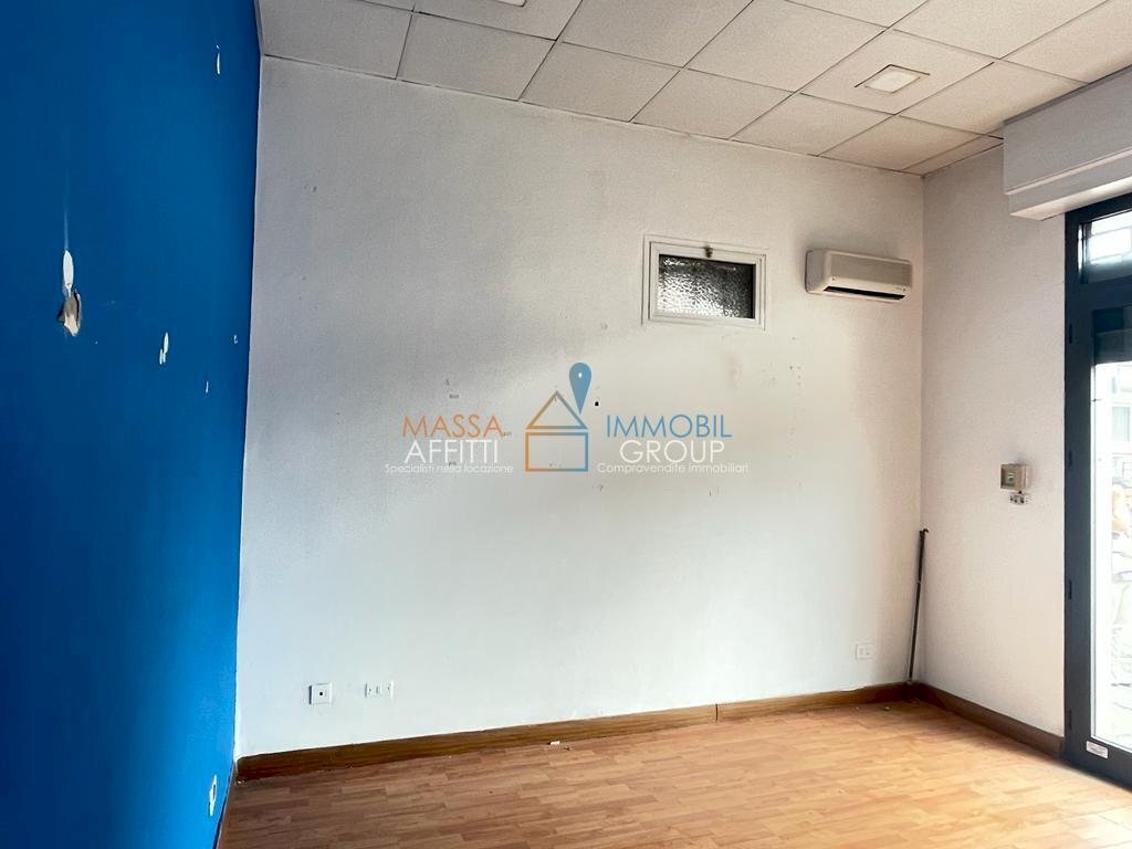 WhatsApp Image 2023-08-30 at 18.20.04 (3).jpeg - Commercial Premises Via San Leonardo 376, Massa - photo 3