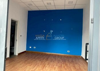 WhatsApp Image 2023-08-30 at 18.20.04 (1).jpeg - Locale Commerciale Via San Leonardo 376, Massa - foto 1