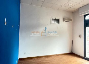 WhatsApp Image 2023-08-30 at 18.20.04 (3).jpeg - Locale Commerciale Via San Leonardo 376, Massa - foto 3