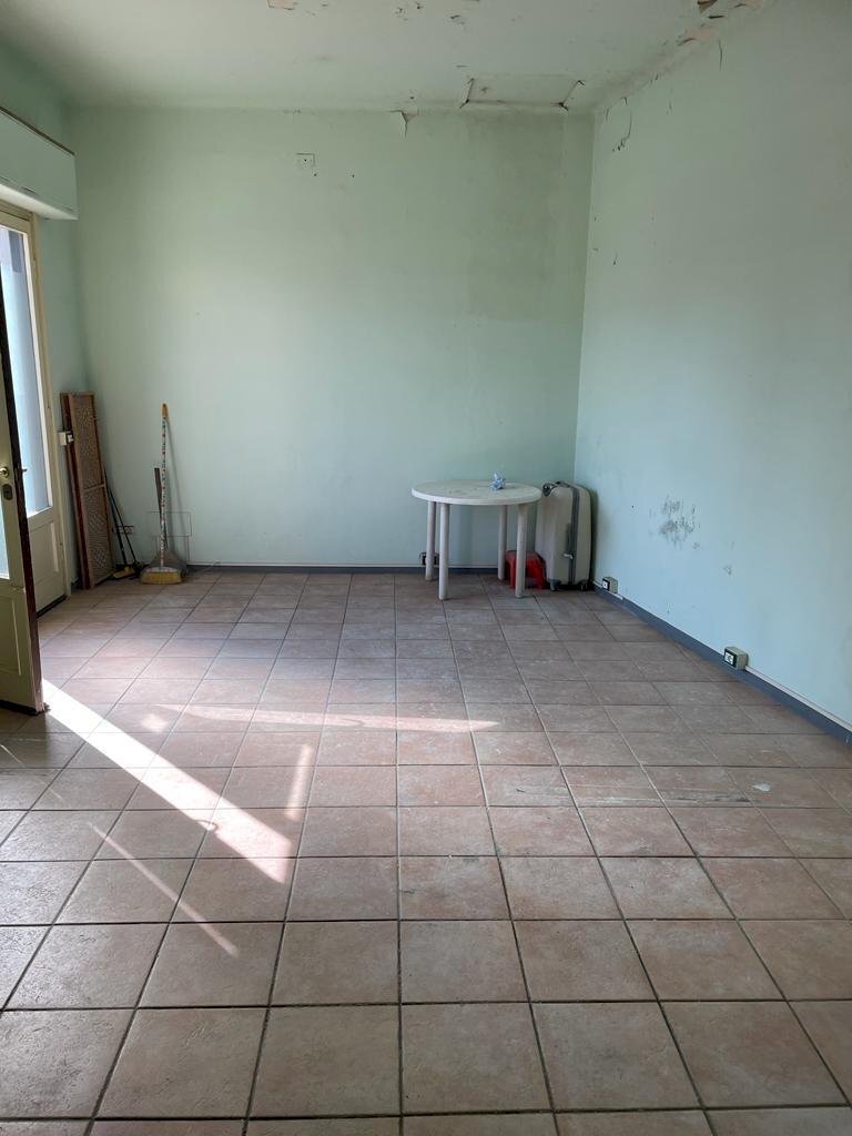 1693906800348.jpg - Locale Commerciale Via Sarzanese, Lucca - foto 3