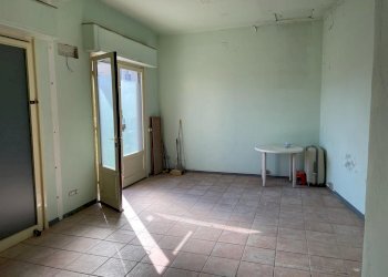 1693906800337.jpg - Commercial Premises Via Sarzanese, Lucca - photo 2