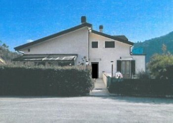 2.jpg - Attic at auction Via Beggiola 2, Follo - photo 1