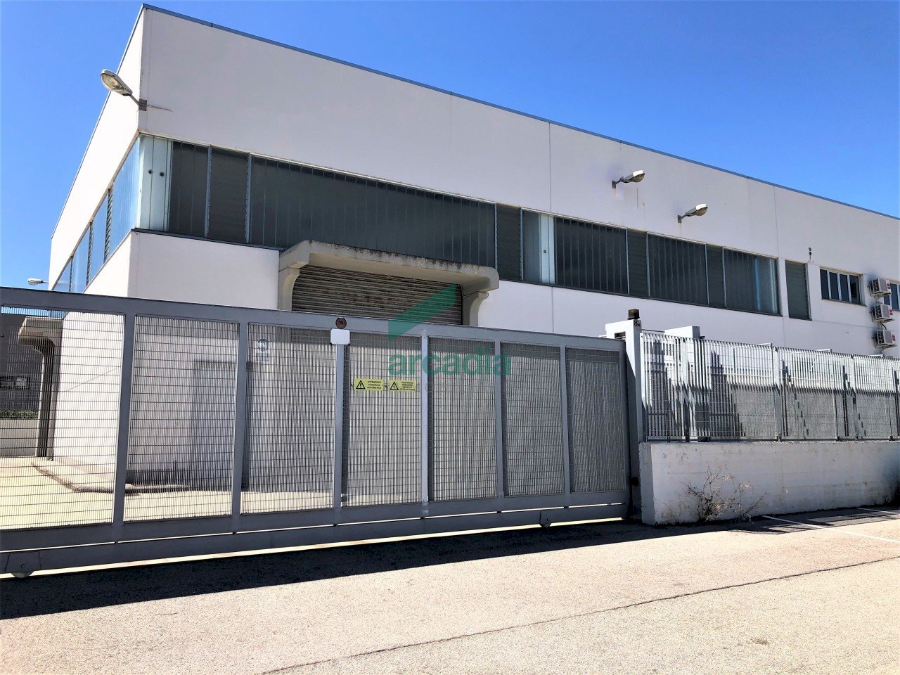 Vista esterno capannone - Locale Commerciale Via delle Magnolie 8, Modugno - foto 2