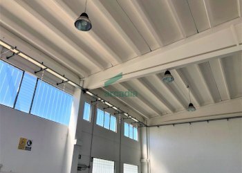 Vista interno capannone - Locale Commerciale Via delle Magnolie 8, Modugno - foto 11