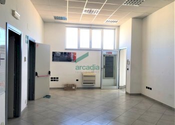 Vista zona ufficio P.T. - Locale Commerciale Via delle Magnolie 8, Modugno - foto 14