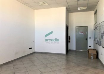 Vista zona ufficio P.T. - Locale Commerciale Via delle Magnolie 8, Modugno - foto 15