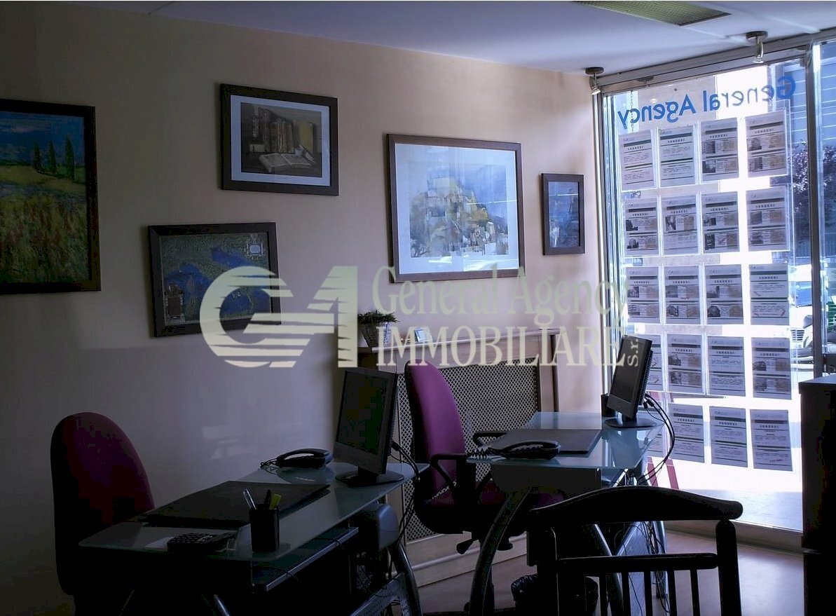 Immagine 019.jpg - Locale Commerciale via Pietro Bonfante 50, Roma - foto 1