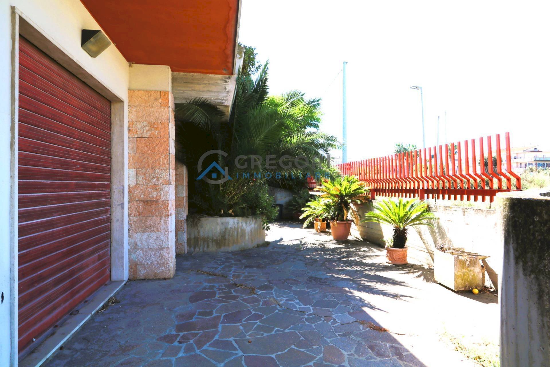 Locale Commerciale via Roma, Martinsicuro - foto 1