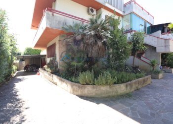 Locale Commerciale via Roma, Martinsicuro - foto 3