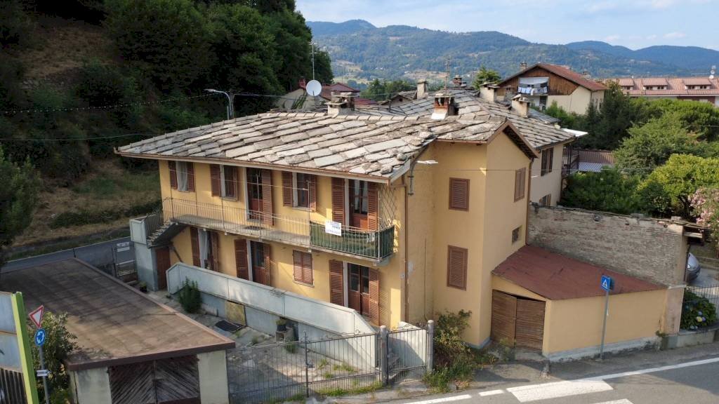 Facciata - Casa indipendente via Cave, 23, Luserna San Giovanni - foto 1