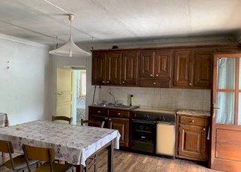 Cucina - Casa indipendente via Cave, 23, Luserna San Giovanni - foto 2