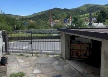 Cortile interno - Casa indipendente via Cave, 23, Luserna San Giovanni - foto 22