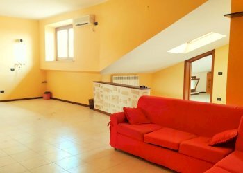 sala da pranzo - Apartment strada provinciale per san valentino  1, Scafa - photo 1