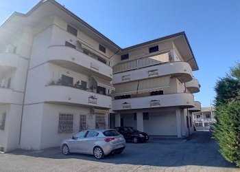 facciata - Appartamento strada provinciale per san valentino  1, Scafa - foto 1