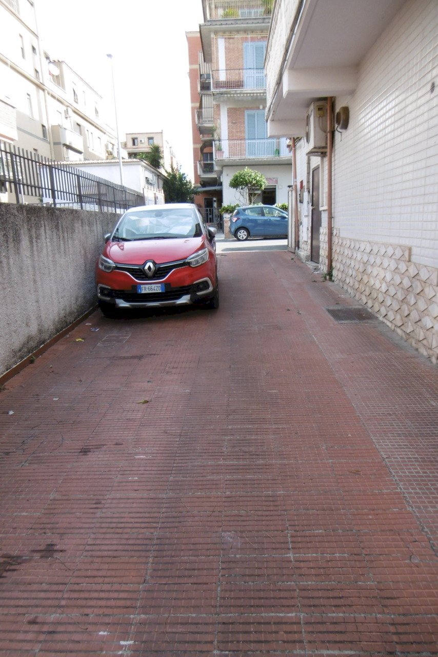 P1000489.JPG - Commercial Premises VIA DEI BENTIVOGLIO, Roma - photo 1