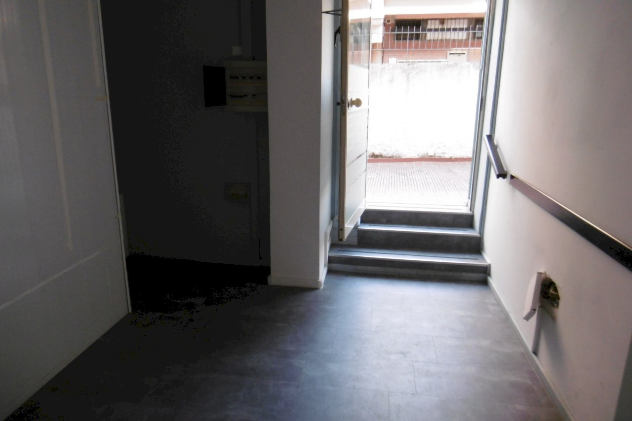 P1000490.JPG - Commercial Premises VIA DEI BENTIVOGLIO, Roma - photo 2