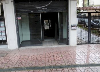 P1000407.JPG - Locale Commerciale VIA DELLA PISANA, Roma - foto 9