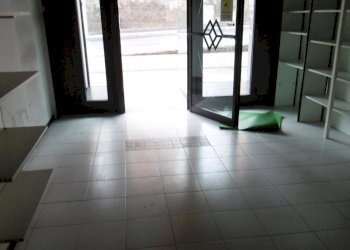 P1000411.JPG - Locale Commerciale VIA DELLA PISANA, Roma - foto 12