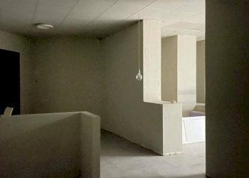 Negozio corso Saint-Martin-de-Corleans, Aosta - foto 13