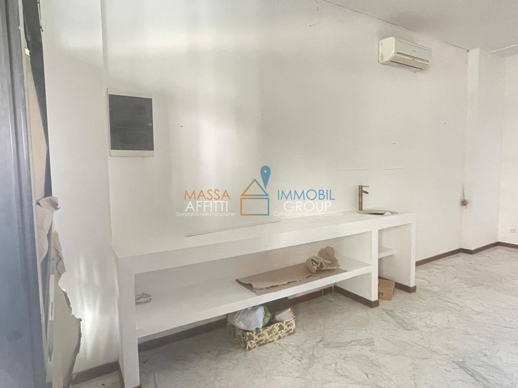 WhatsApp Image 2023-09-08 at 19.02.55 (1).jpeg - Commercial Premises Via Vittorio Veneto 19, Massa - photo 3