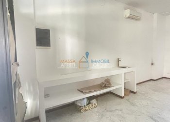 WhatsApp Image 2023-09-08 at 19.02.55 (1).jpeg - Locale Commerciale Via Vittorio Veneto 19, Massa - foto 3