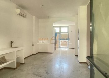 WhatsApp Image 2023-09-08 at 19.02.55.jpeg - Locale Commerciale Via Vittorio Veneto 19, Massa - foto 7