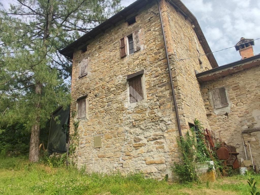 Semi-detached house Via Falbio, Carpineti - photo 1