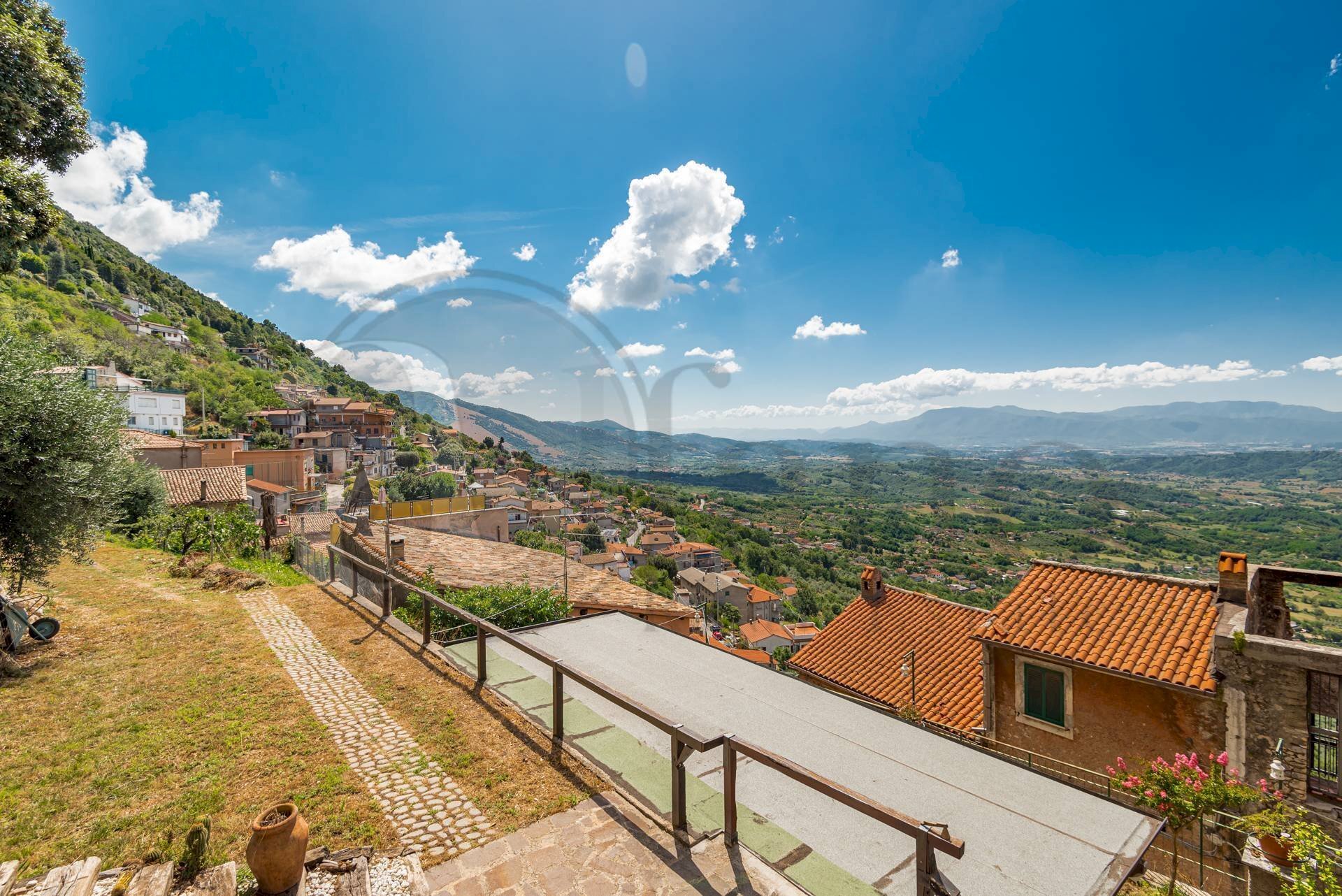 Stable - Palace Via Vittorio Emanuele, Serrone - photo 3