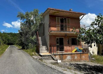 Independent house Via Valle, Santopadre - photo 1