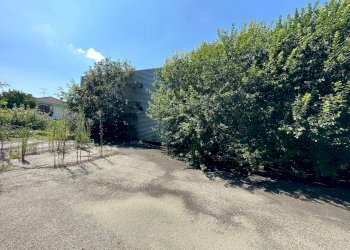 esterno - Capannone Località Boscarolo, Comignago - foto 7