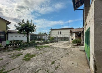CORTE PRIVATA - Casale Via Roma 44, San Vito al Torre - foto 4