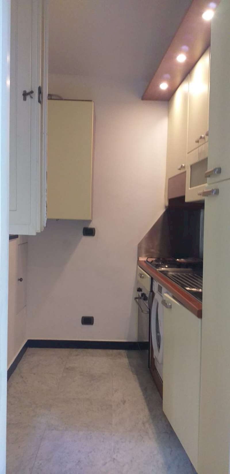 appartamento affitto centro storico via jacopo da  - Appartamento piazzetta Jacopo da Varagine, Genova (zona Centro Storico) - planimetria 1