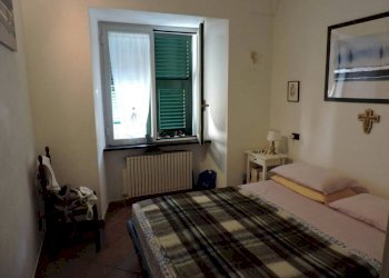 CAMERA MATRIMONIALE - Trilocale piazza Giuseppe Garibaldi 7, Voltaggio - foto 8