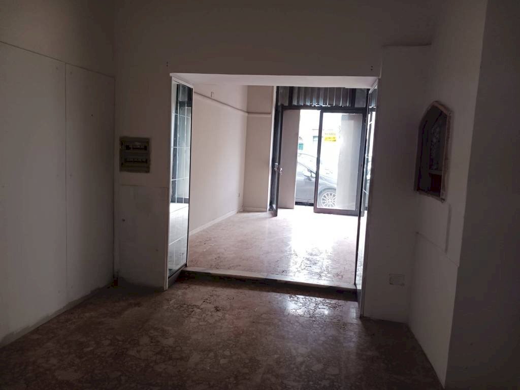 Negozio piazza Giuseppe Garibaldi, Mercato San Severino - foto 1