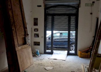 Negozio piazza Giuseppe Garibaldi, Mercato San Severino - foto 2