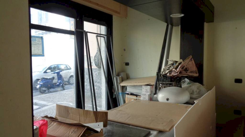 Shop piazza Giuseppe Garibaldi, Mercato San Severino - photo 1